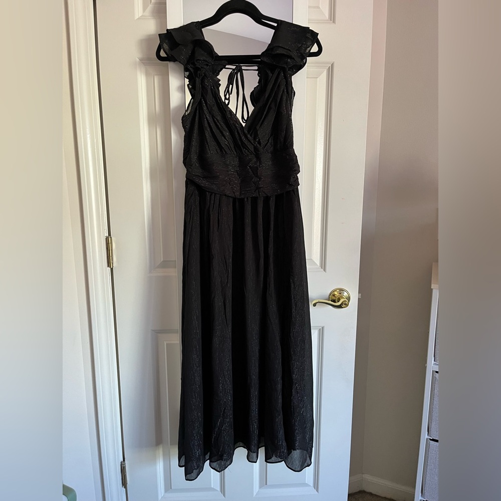 NWT Francesca’s Black Metallic Midi Dress